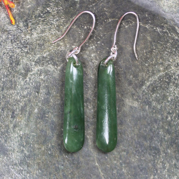 Roimata or Teardrop earrings carved from Kawakawa Pounamu - NZ Greenstone
