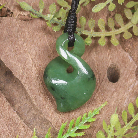 Twist or Pikorua carved from Hapopo Pounamu - NZ Greenstone