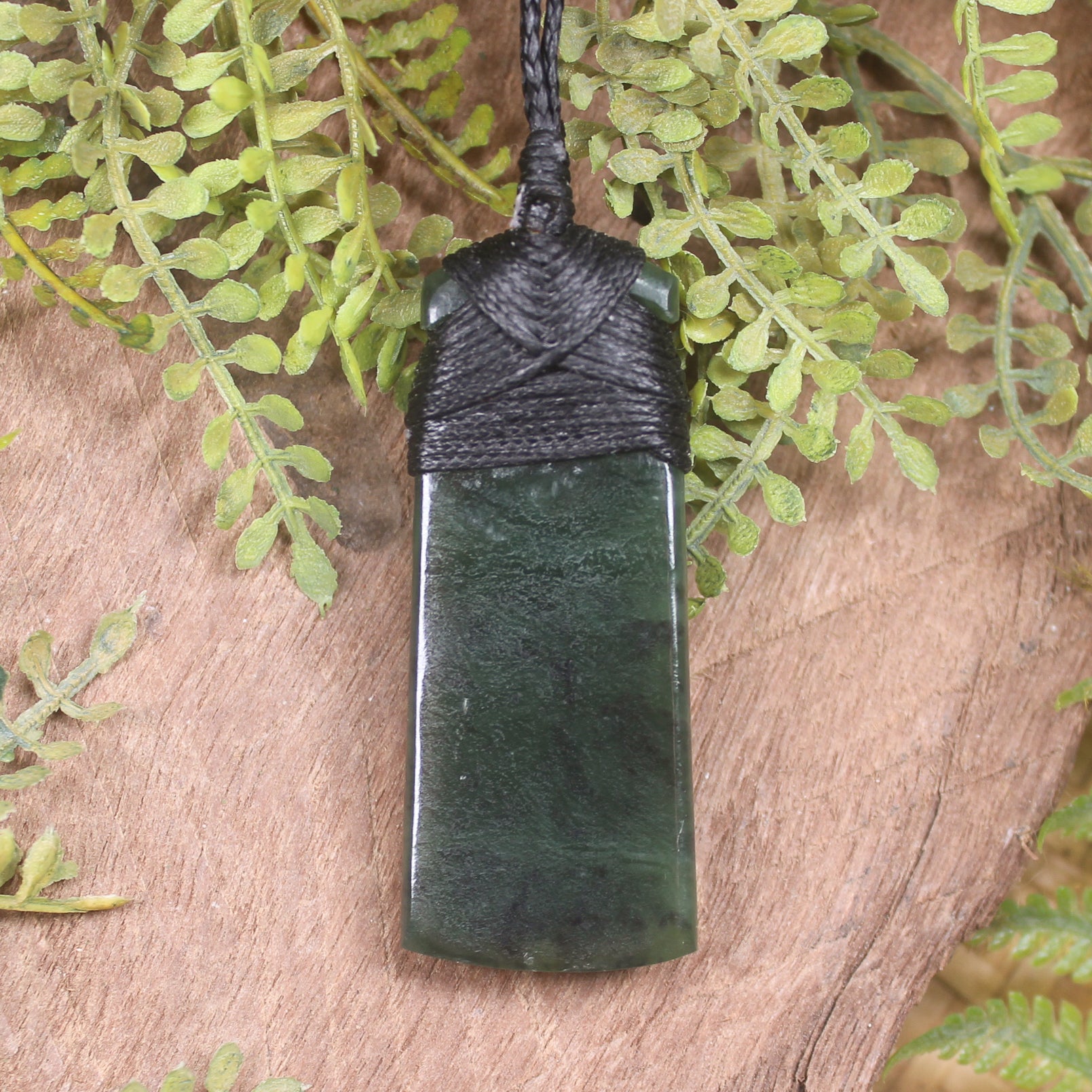 Rimu Pounamu Toki - NZ Greenstone