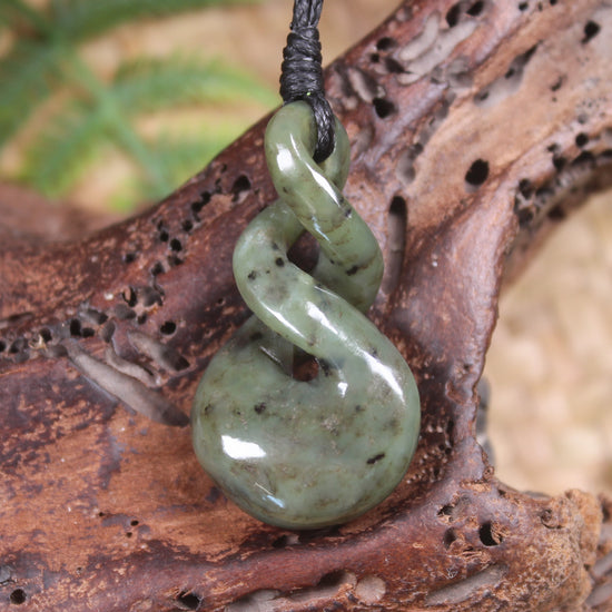 Twist or Pikorua carved from Serpentine