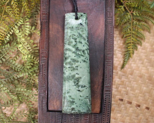 Kawakawa Pounamu Toki