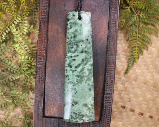 Kawakawa Pounamu Toki