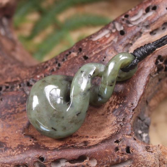 Twist or Pikorua carved from Serpentine