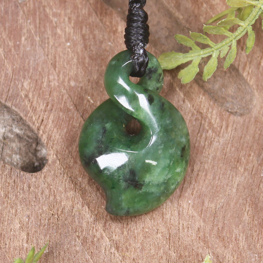 Twist or Pikorua carved from Hapopo Pounamu - NZ Greenstone