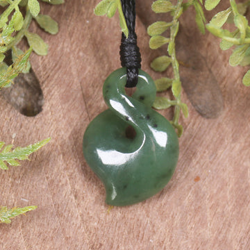 Twist or Pikorua carved from Hapopo Pounamu - NZ Greenstone