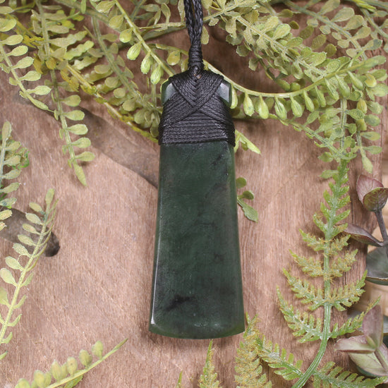 Rimu Pounamu Toki - NZ Greenstone
