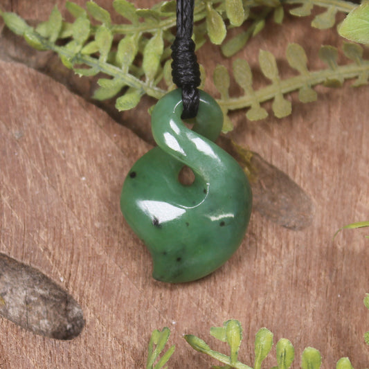Twist or Pikorua carved from Hapopo Pounamu - NZ Greenstone