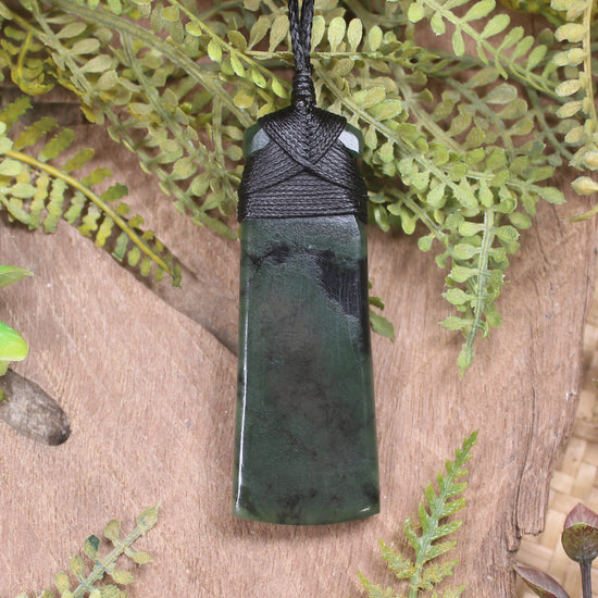 Rimu Pounamu Toki - NZ Greenstone