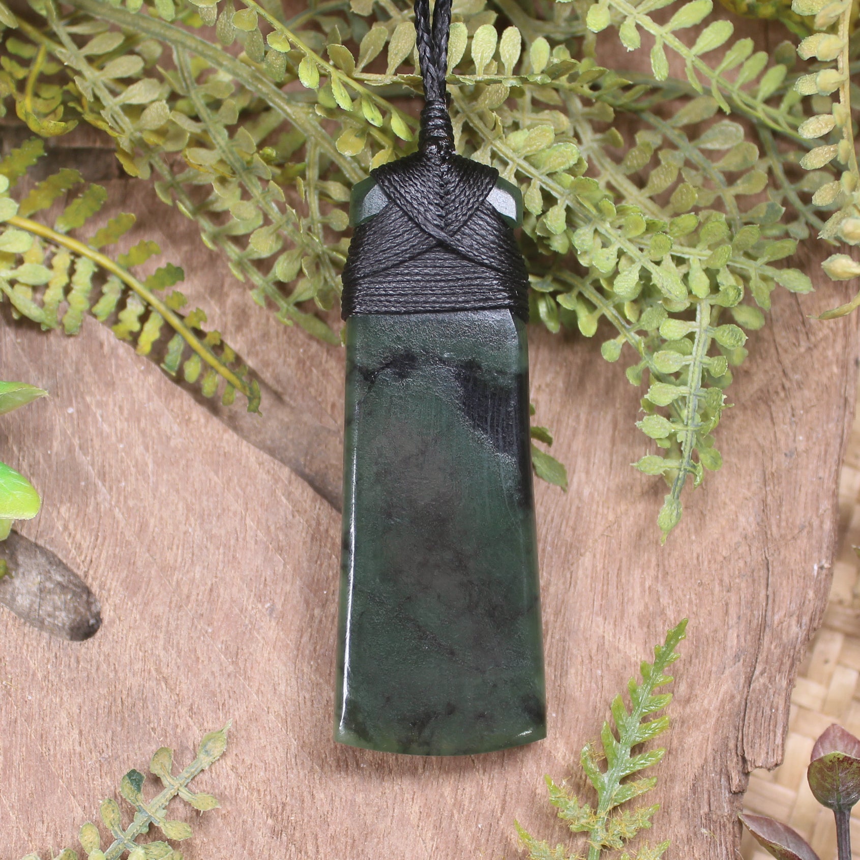 Rimu Pounamu Toki - NZ Greenstone