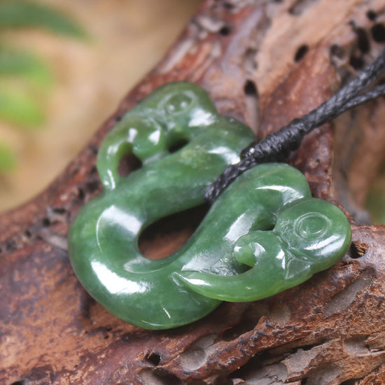 Pekapeka Pendant carved from Hapopo Pounamu - NZ Greenstone