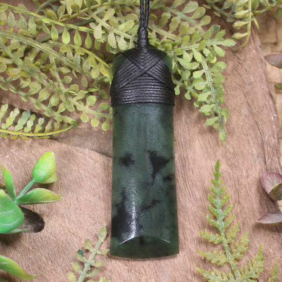 Rimu Pounamu Toki - NZ Greenstone