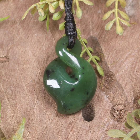 Twist or Pikorua carved from Hapopo Pounamu - NZ Greenstone