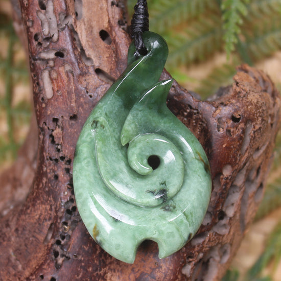 Hei Matau or Fish Hook carved from Kawakawa Pounamu - NZ Greenstone