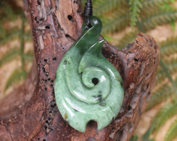 Hei Matau or Fish Hook carved from Kawakawa Pounamu - NZ Greenstone