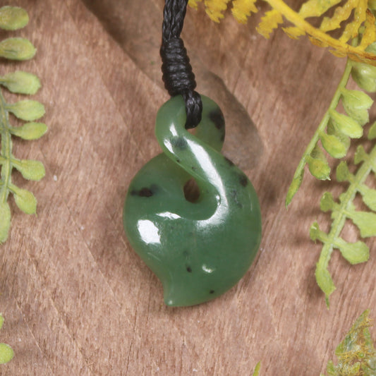 Twist or Pikorua carved from Hapopo Pounamu - NZ Greenstone