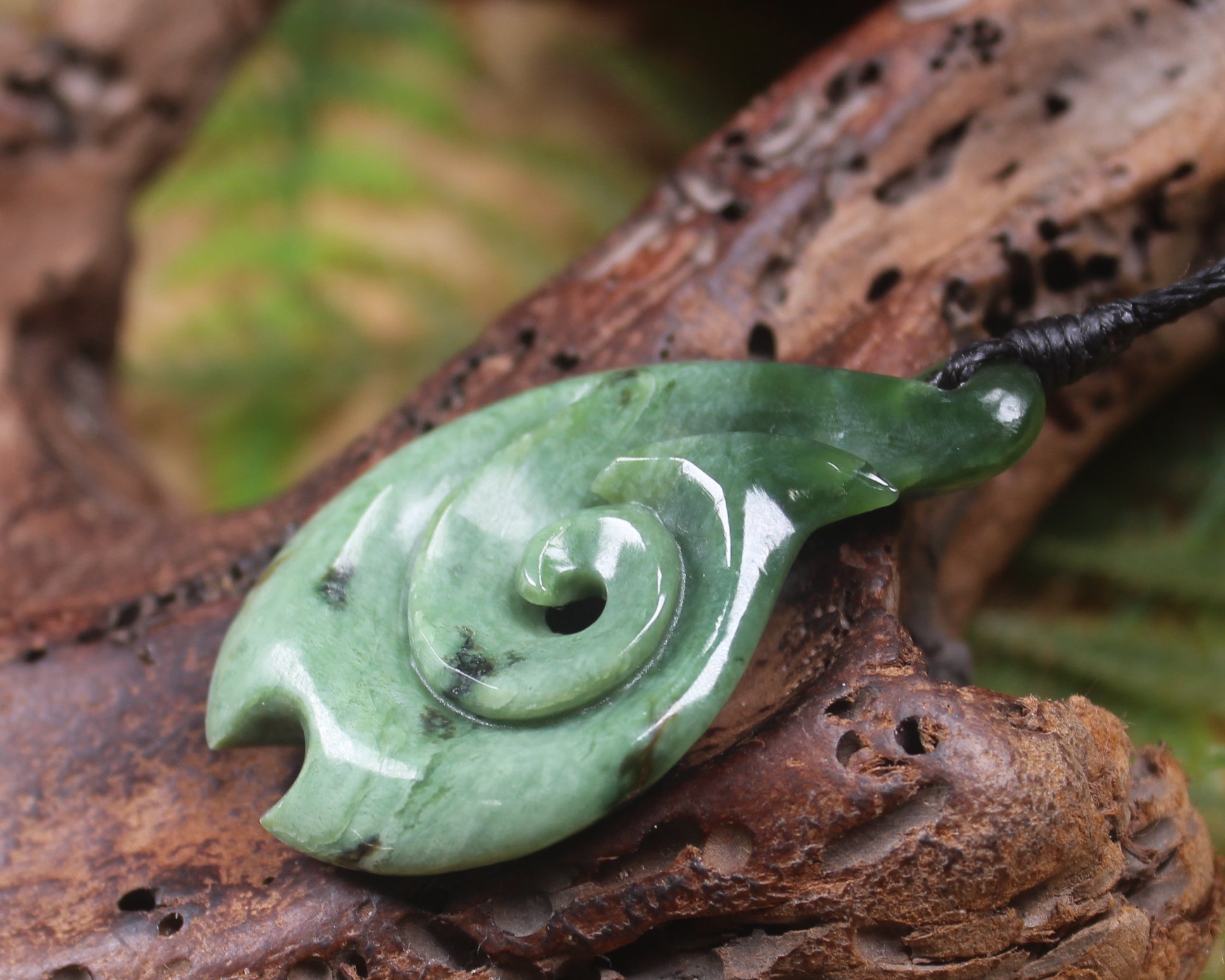 Hei Matau or Fish Hook carved from Kawakawa Pounamu - NZ Greenstone