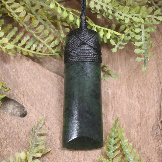 Rimu Pounamu Toki - NZ Greenstone