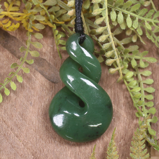 Twist or Pikorua carved from Hapopo Pounamu - NZ Greenstone