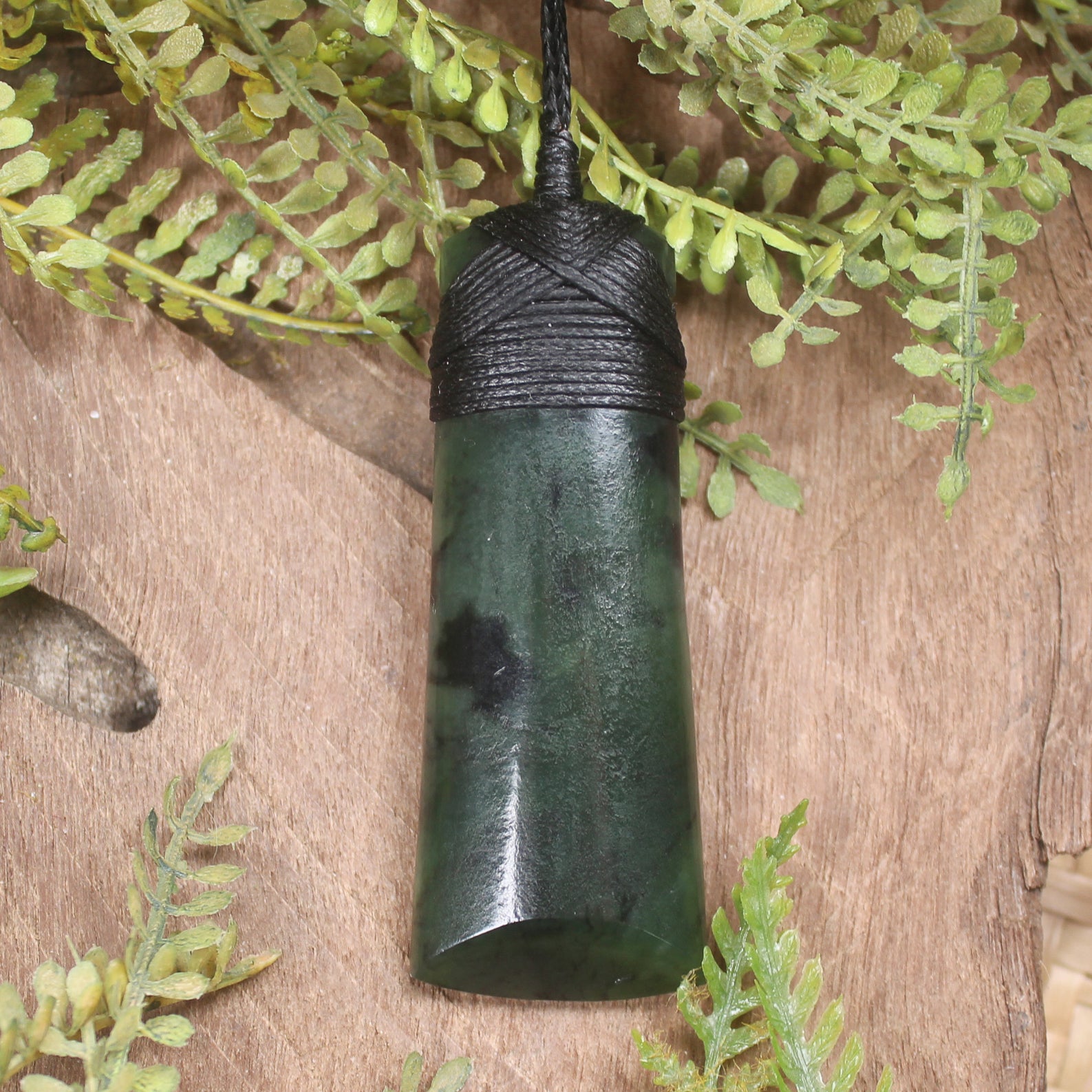 Rimu Pounamu Toki - NZ Greenstone