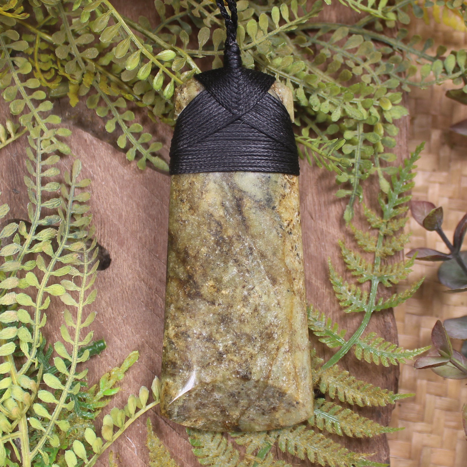 NZ Greenstone Toki Pendant Arahura Pounamu