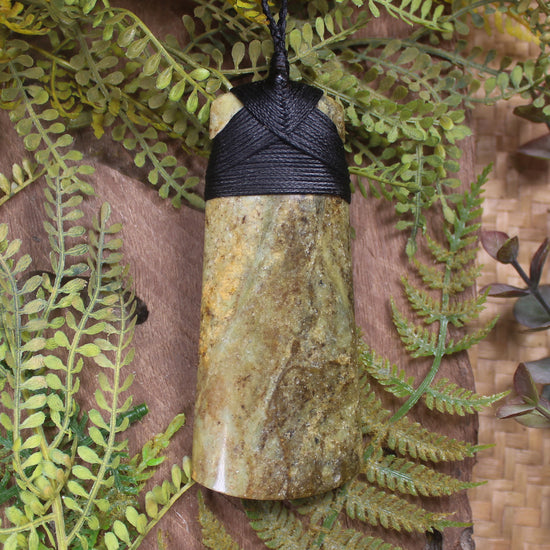 NZ Greenstone Toki Pendant Arahura Pounamu