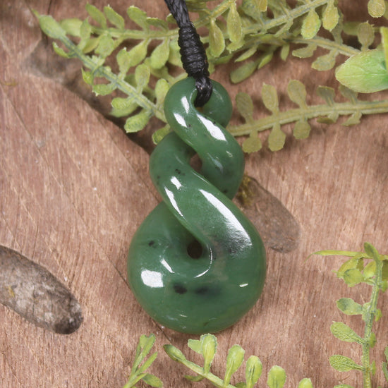 Twist or Pikorua carved from Hapopo Pounamu - NZ Greenstone