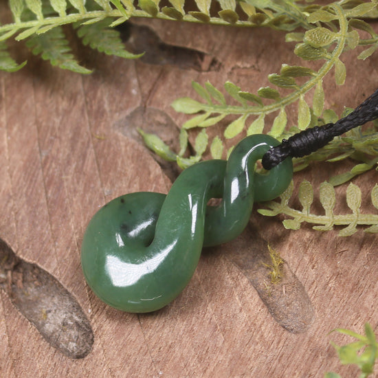 Twist or Pikorua carved from Hapopo Pounamu - NZ Greenstone
