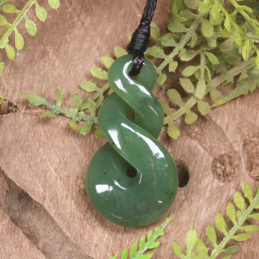 Twist or Pikorua carved from Hapopo Pounamu - NZ Greenstone