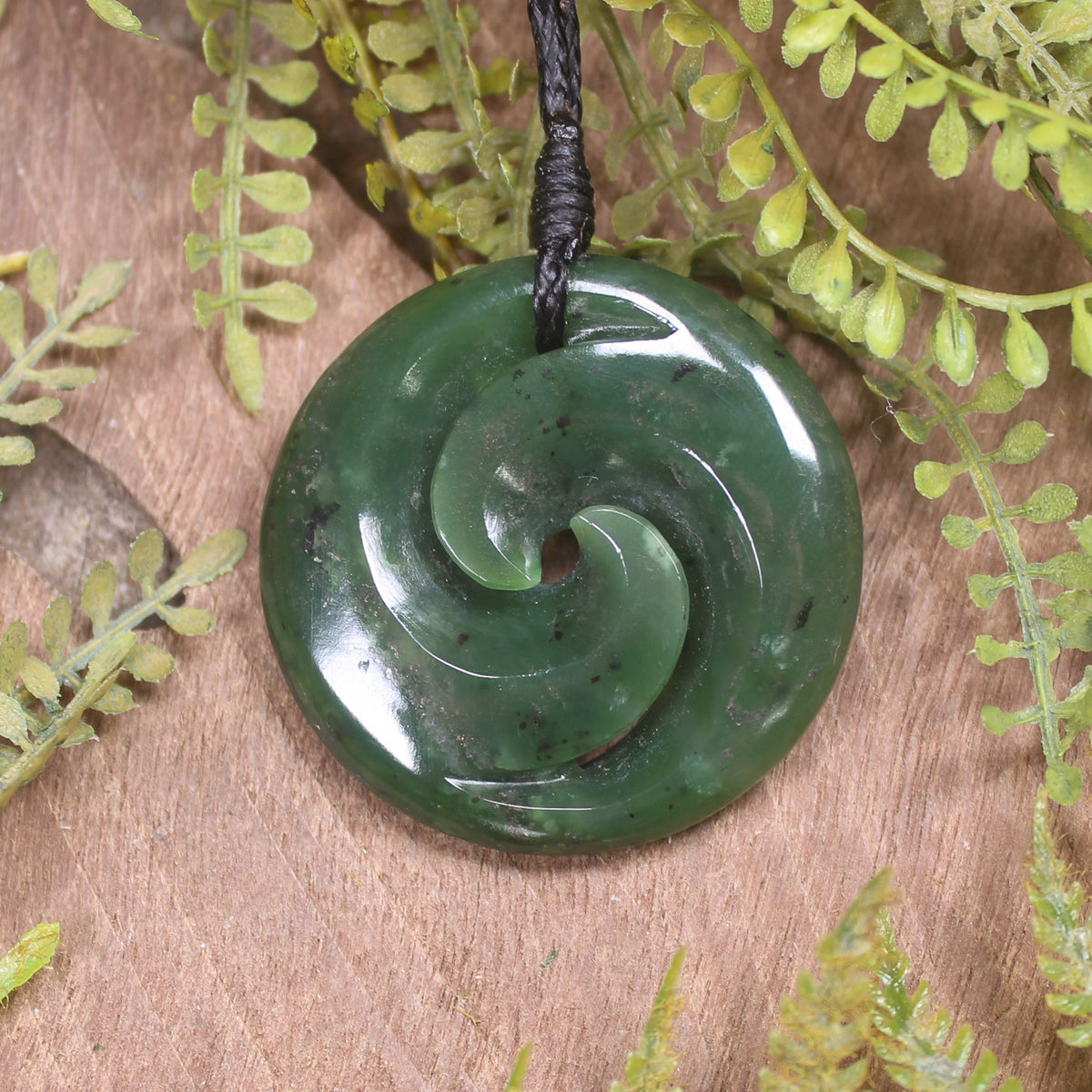 Kawakawa Pounamu Koru