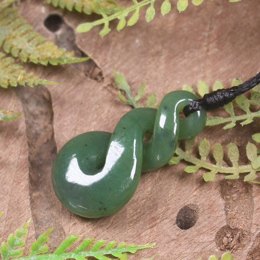 Twist or Pikorua carved from Hapopo Pounamu - NZ Greenstone