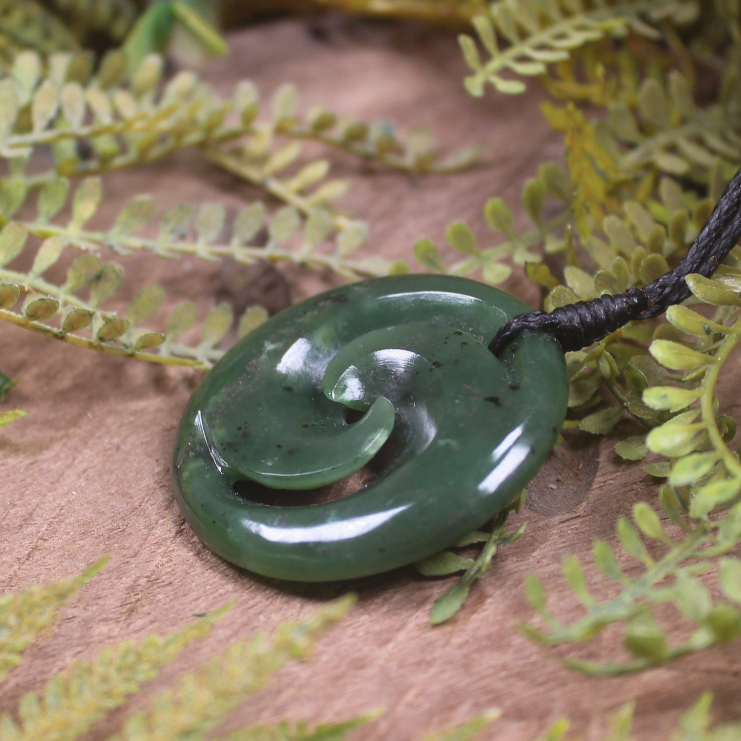 Kawakawa Pounamu Koru