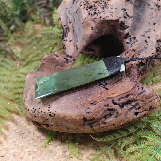 Toki or Adze Pendant carved from Rimu Pounamu - NZ Greenstone