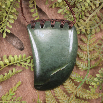 Tooth pendant carved from Kawakawa Pounamu - NZ Greenstone