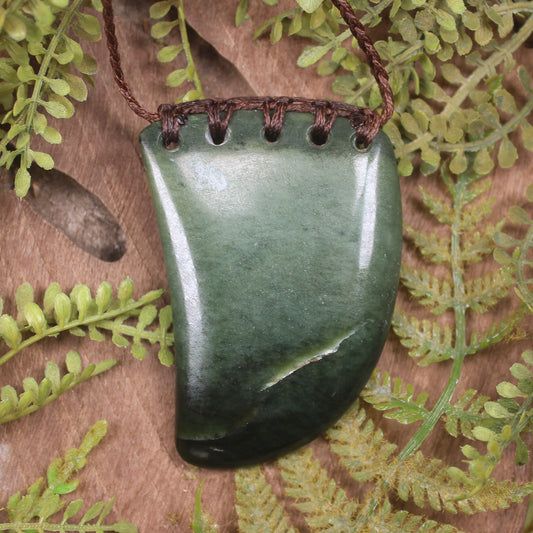 Tooth pendant carved from Kawakawa Pounamu - NZ Greenstone