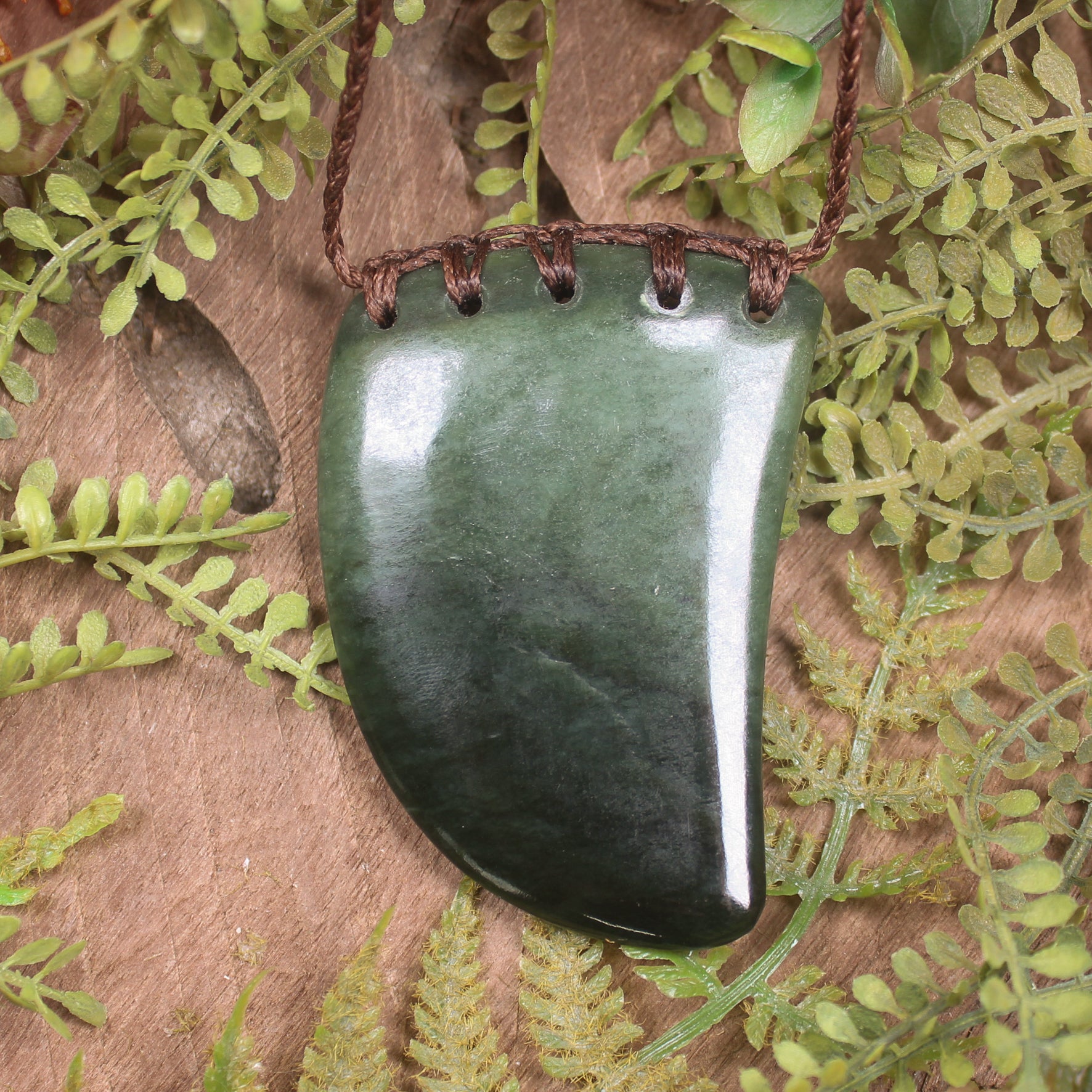 Tooth pendant carved from Kawakawa Pounamu - NZ Greenstone