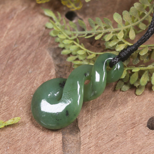 Twist or Pikorua carved from Hapopo Pounamu - NZ Greenstone