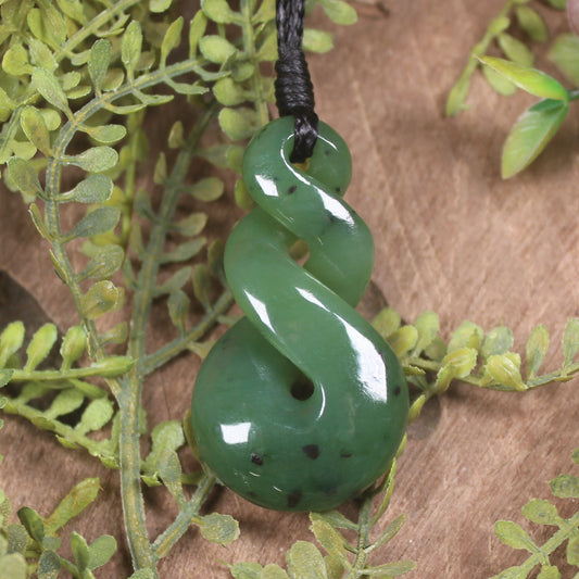 Twist or Pikorua carved from Hapopo Pounamu - NZ Greenstone
