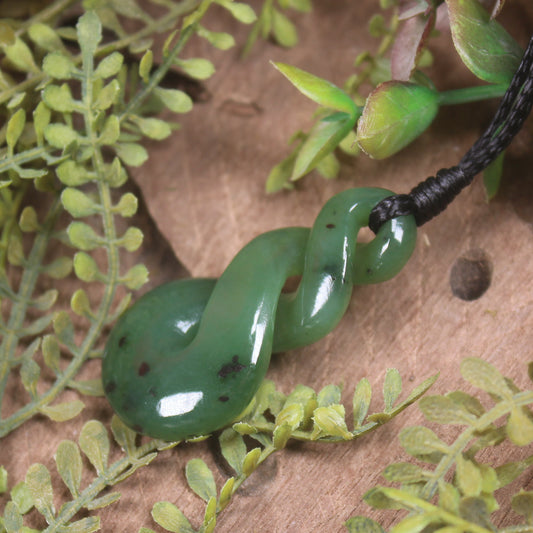 Twist or Pikorua carved from Hapopo Pounamu - NZ Greenstone