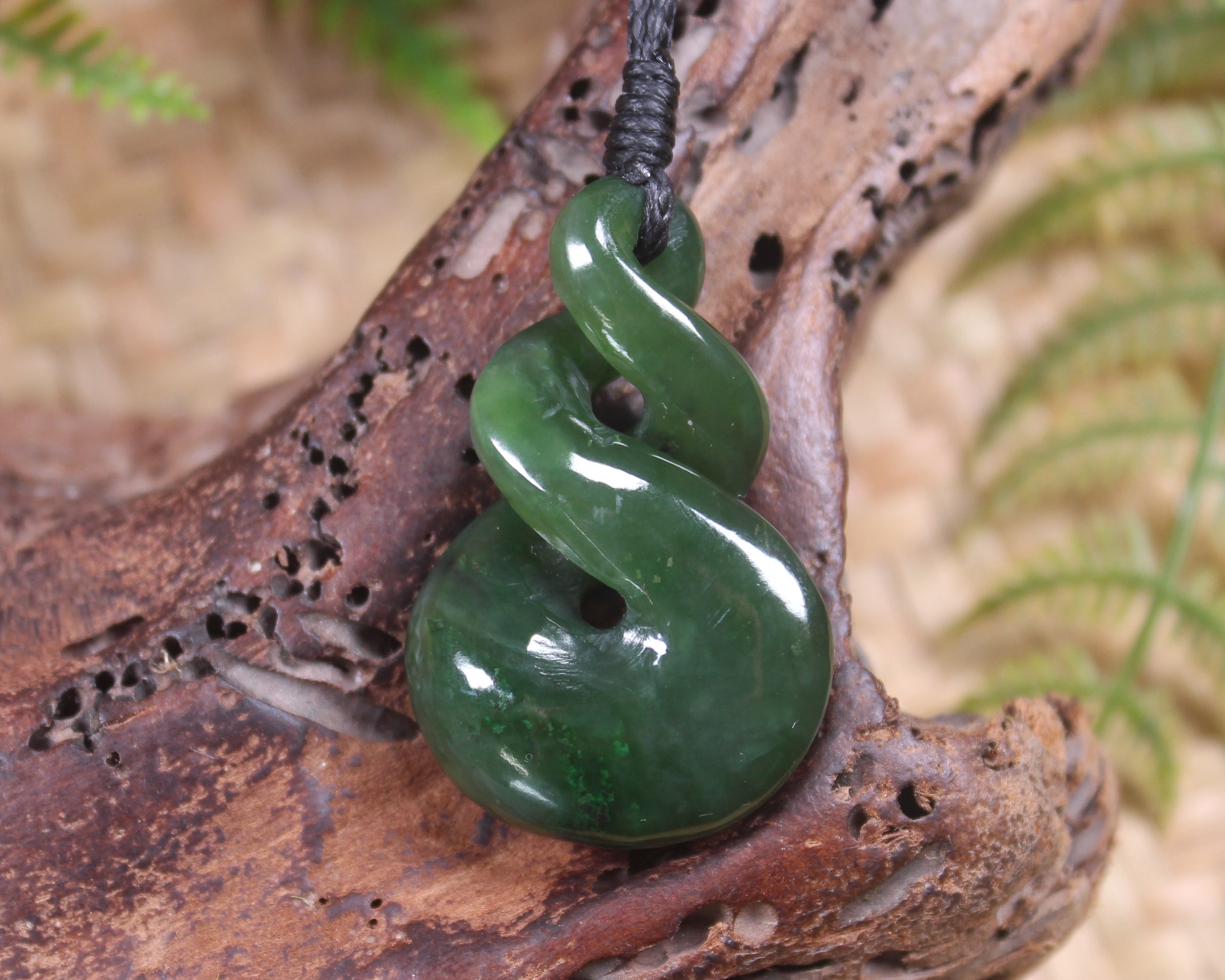 Twist carved from Kawakawa Pounamu - NZ Greenstone