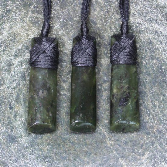 Toki or Adze Pendant carved from Rimu Pounamu - NZ Greenstone