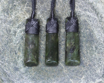 Toki or Adze Pendant carved from Rimu Pounamu - NZ Greenstone