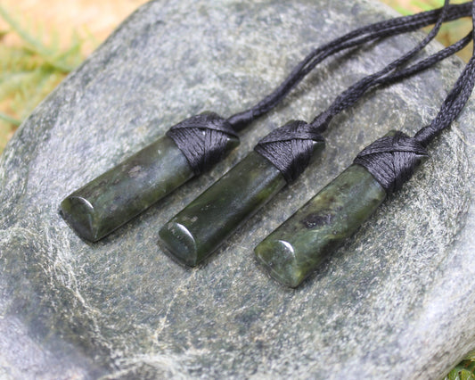 Toki or Adze Pendant carved from Rimu Pounamu - NZ Greenstone