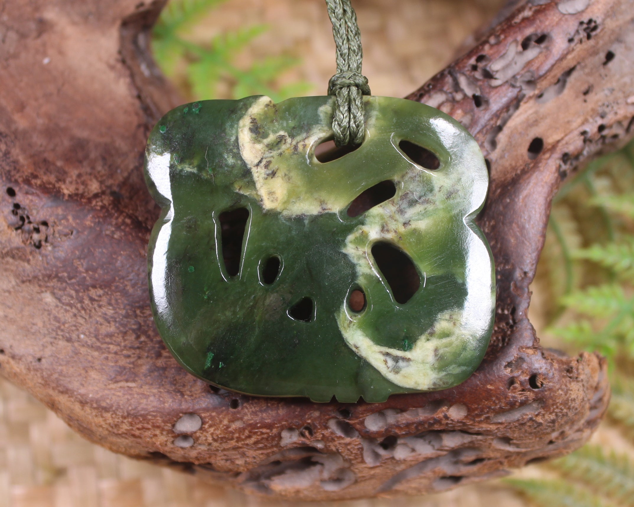 Manaia pendant carved from Rimu Pounamu - NZ Greenstone