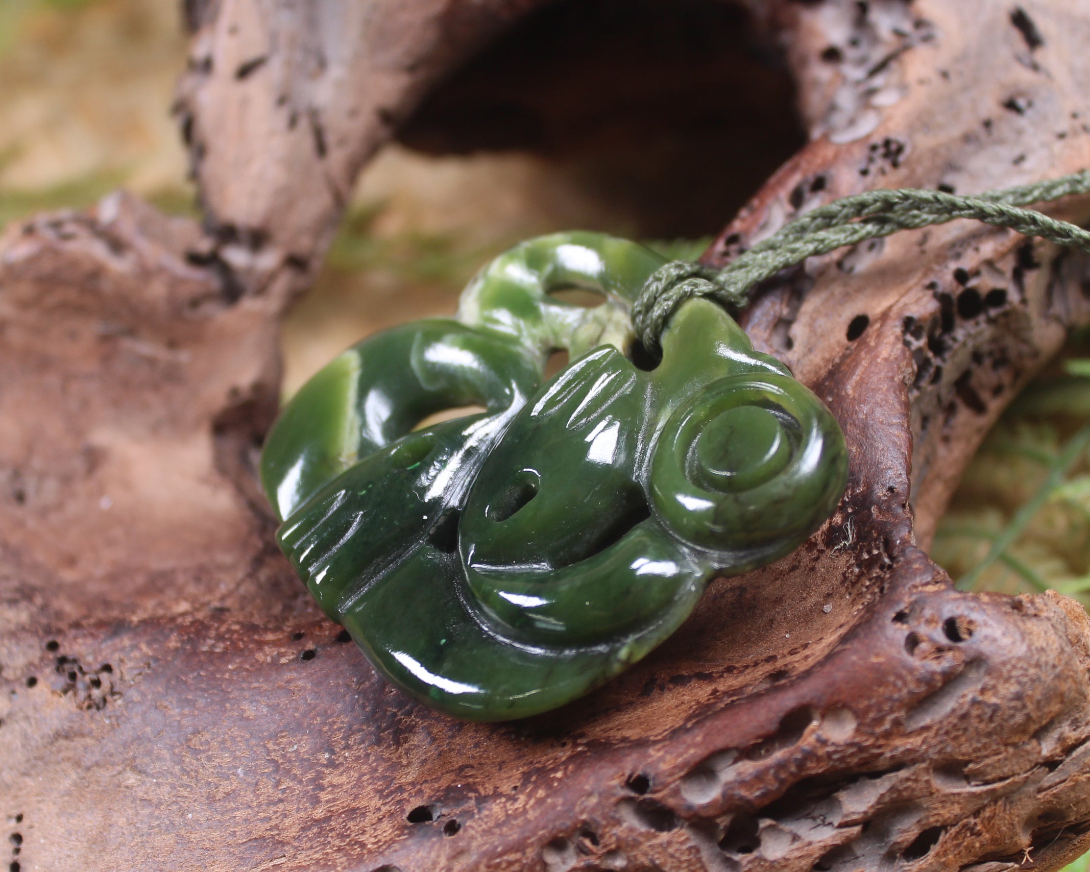 Manaia pendant carved from Rimu Pounamu - NZ Greenstone