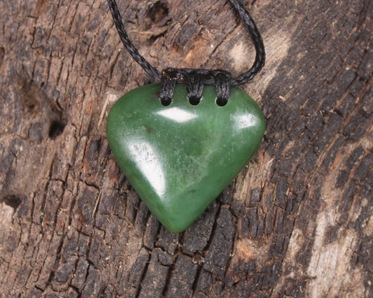 Hapopo Pounamu Tooth pendant