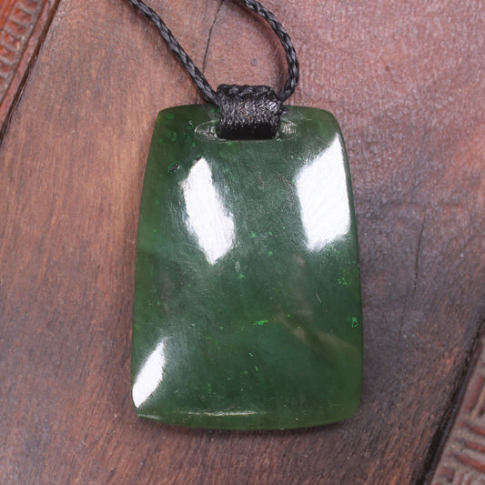 Kawakawa Pounamu Toki