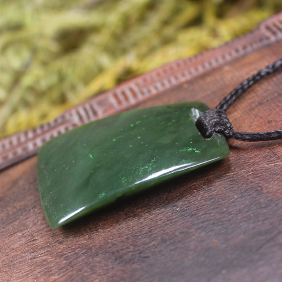 Kawakawa Pounamu Toki