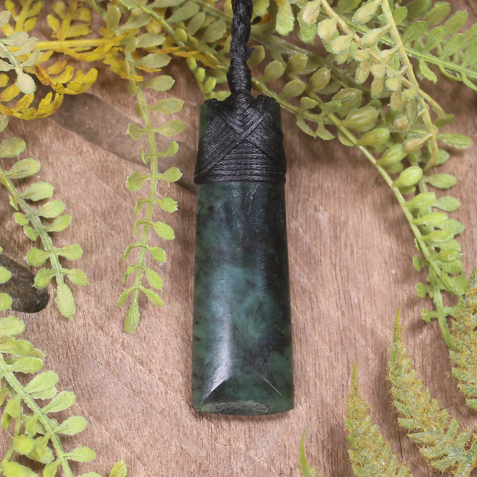 Rimu Pounamu Toki Pendant - NZ Greenstone
