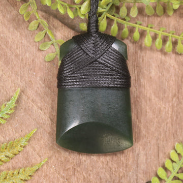 Kawakawa Pounamu Toki