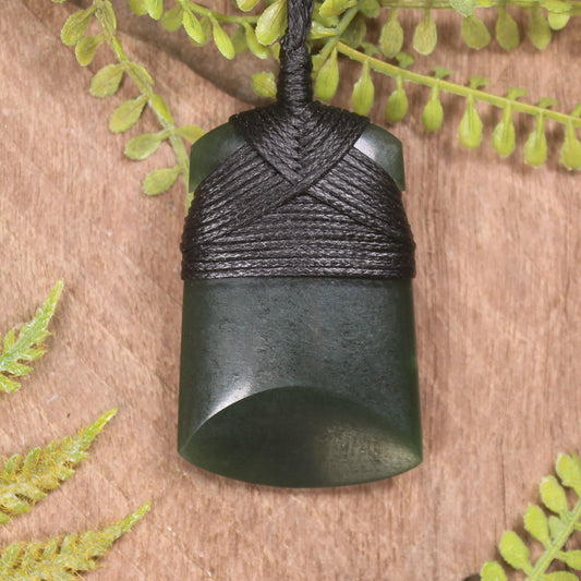 Kawakawa Pounamu Toki